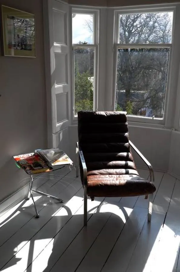 Апартаменты 3 Bedroom Flat In Duddingston Village Эдинбург